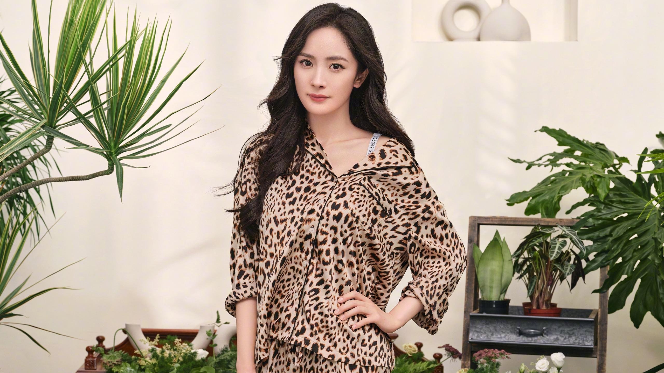 维拉边路插上提升传中质量带动攻势，维拉阵型