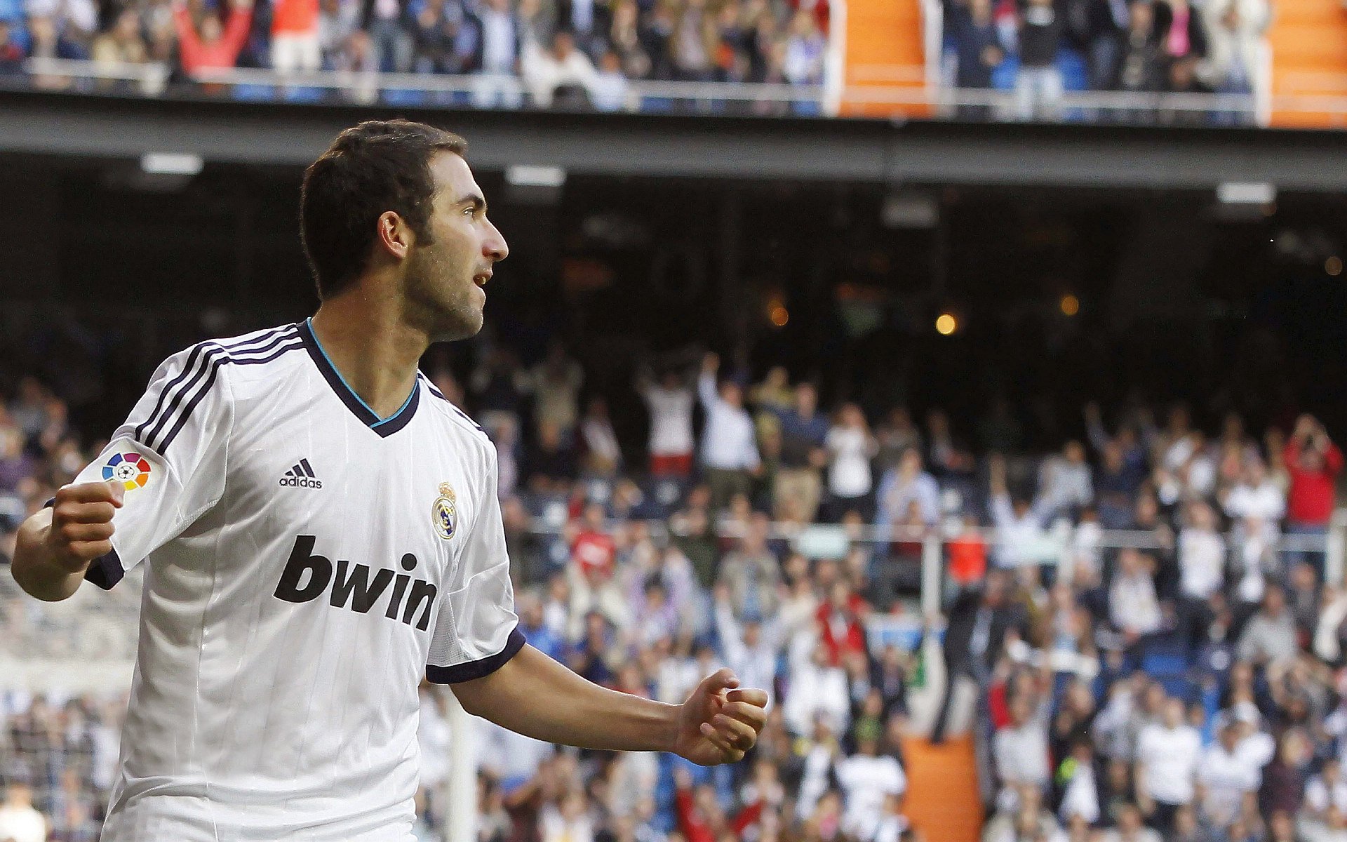 “胡利安·门德斯的无畏精神和出色球技,帮助阿根廷美洲狮队崛起”